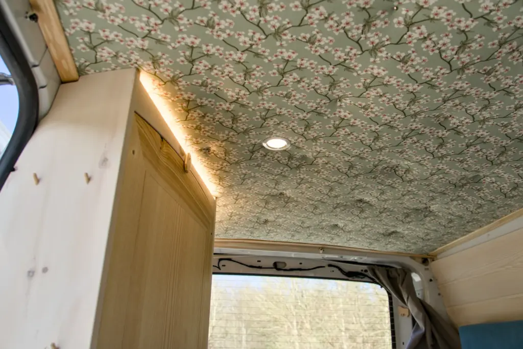 campingbusausbau-holz-schafwolle