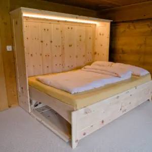klappbett-schrankbett-arvenholzbett